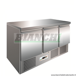 Tavolo Frigo Refrigerato. Piano di lavoro In Acciaio inox. 3 Porte. Temperatura positiva. 368 Litri. S903 TOP Forcar